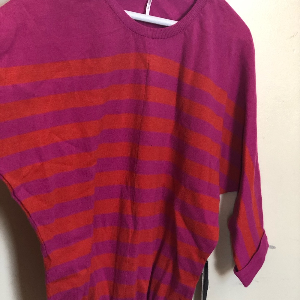 New sweater mid sleeves Strechy (size L)